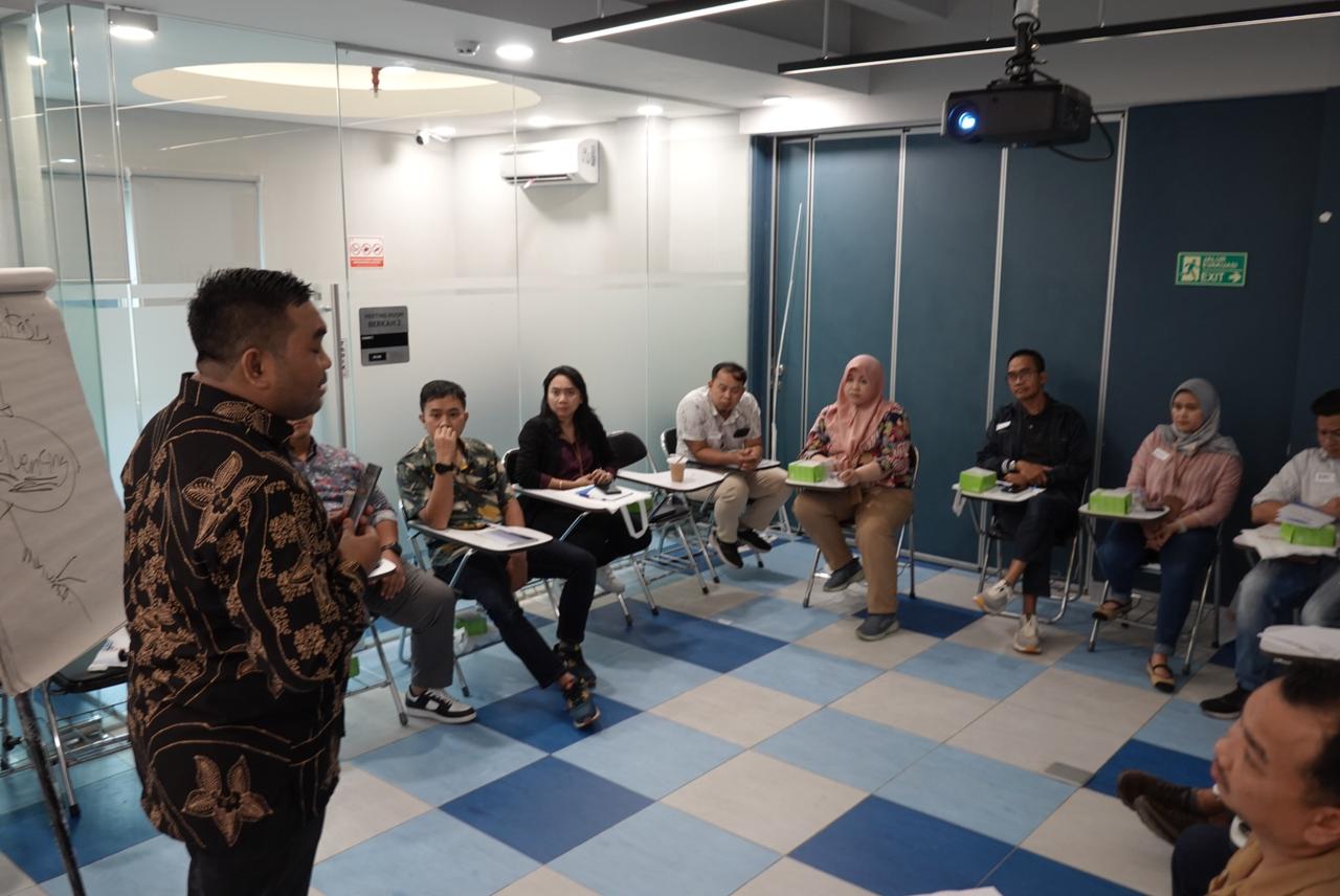 Simulasi Crisis Handling 2026: Workshop Public Speaking Praktek, Bukan Teori
