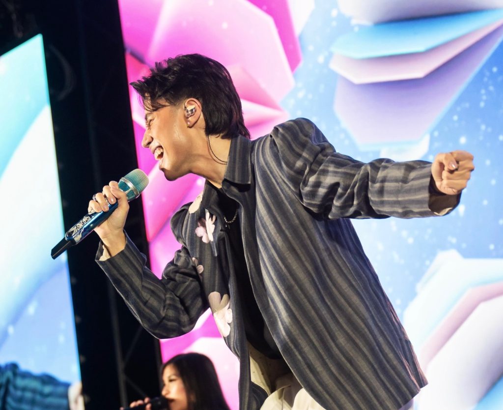 Awal Maret 2026, kita dikejutkan dengan kabar meninggalnya musisi tanah air Vidi Aldiano pada tanggal 7 Maret lalu. Banyak yang berduka atas kepergiannya, mulai dari keluarga, sahabat, dan tentunya kita juga