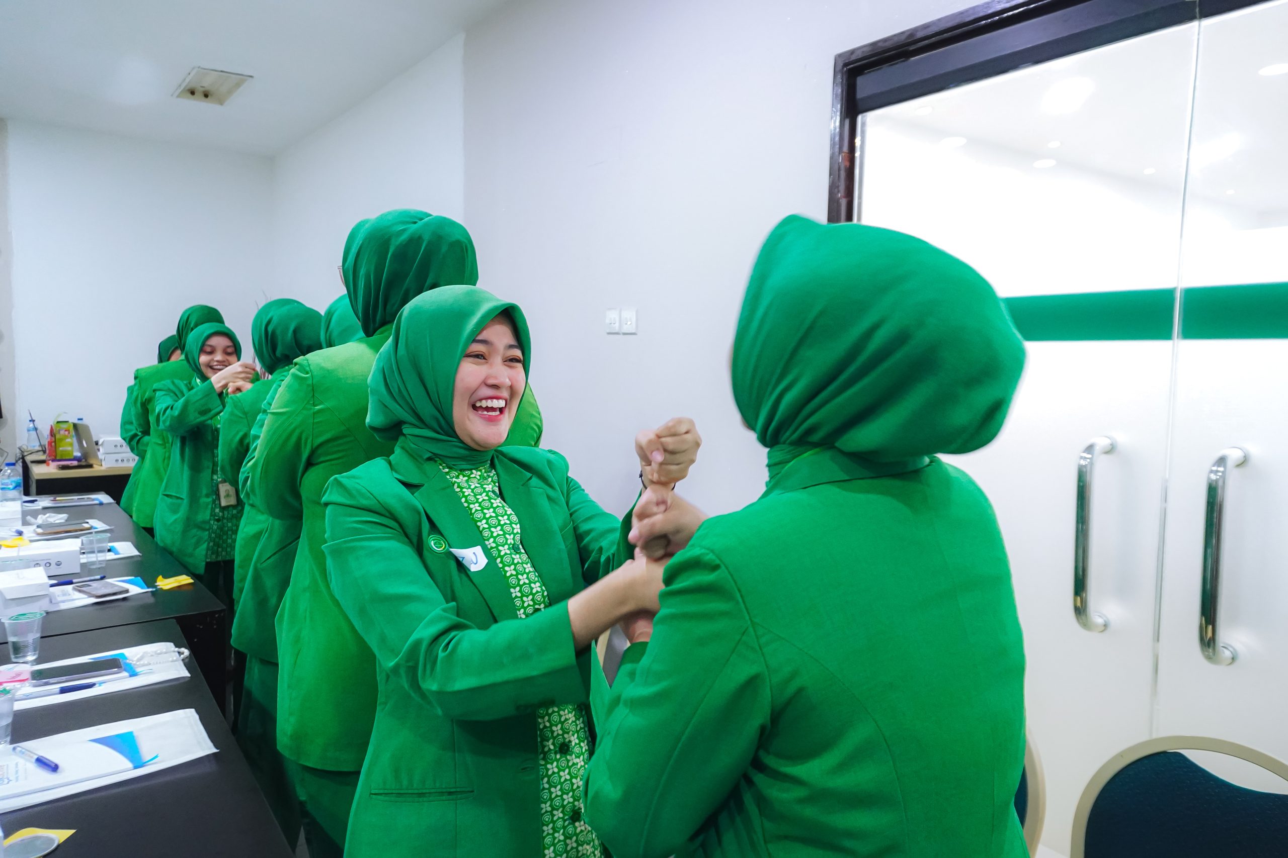 4 Cara Menghindari Konflik dengan Rekan Kerja