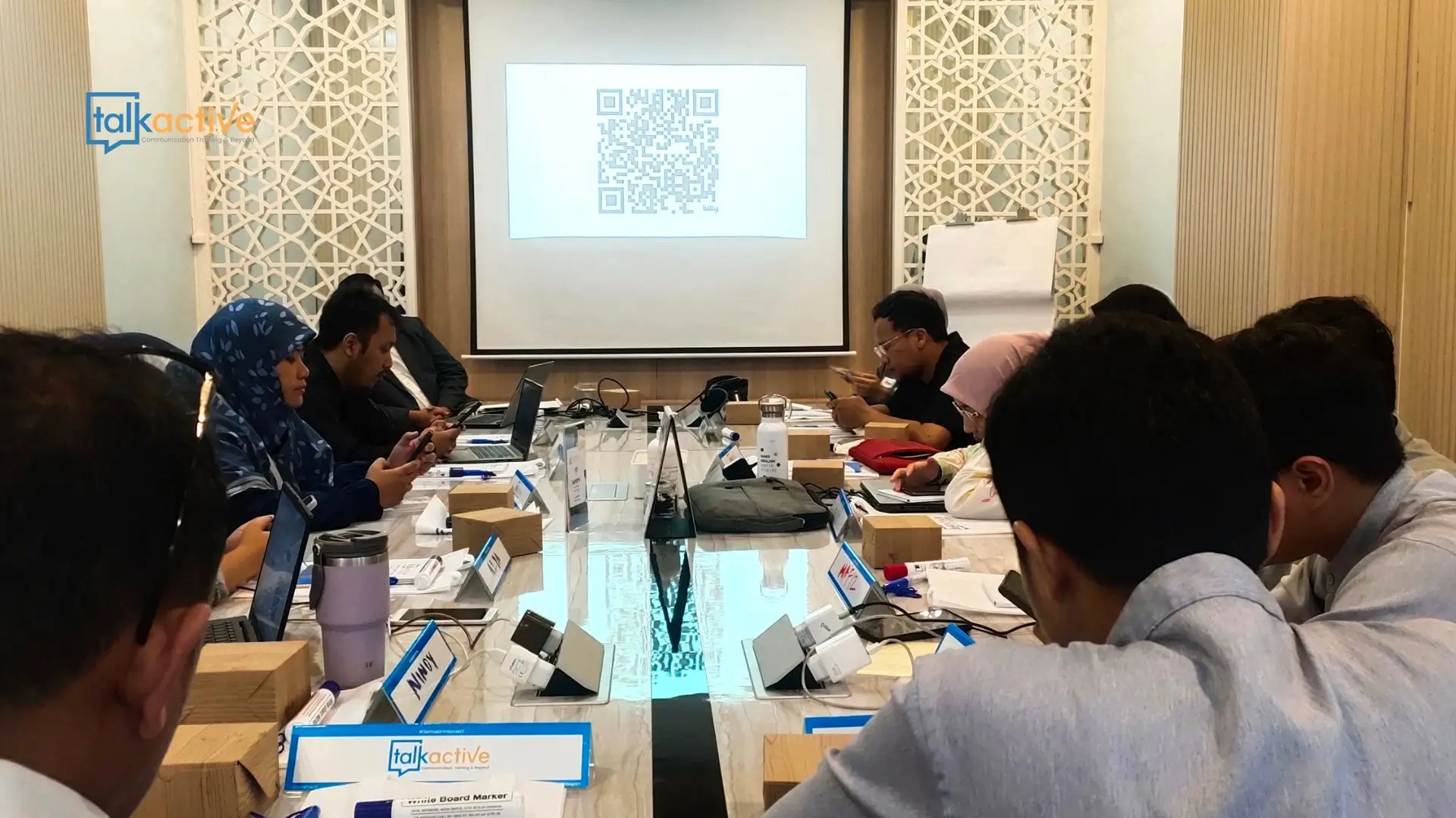 ilustrasi-cara-menjadi-critical-user-ai-dalam-pekerjaan