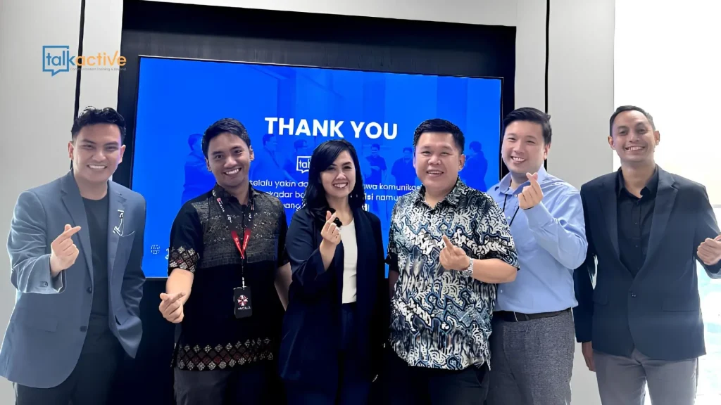 Suasana pelatihan presentasi bisnis Bank Sinarmas bersama Talkactive