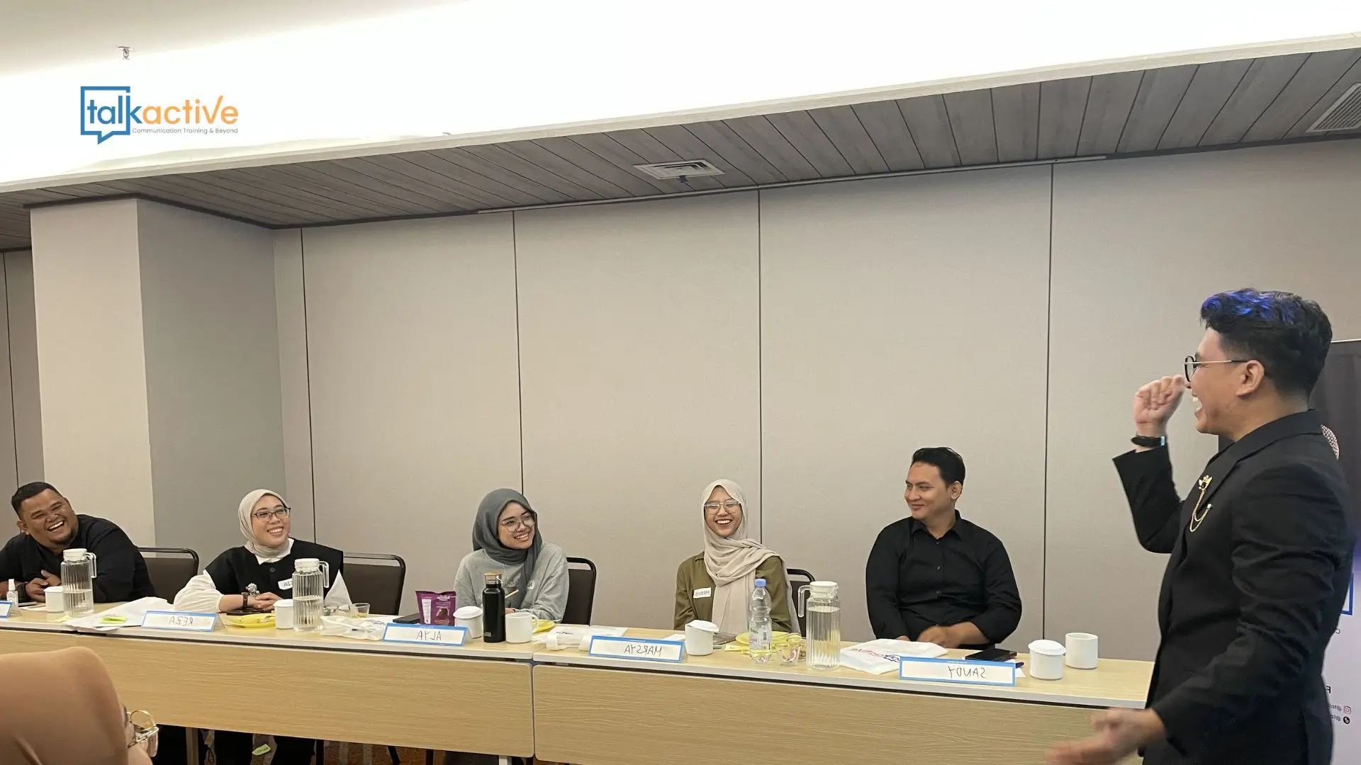 strategi komunikasi sales efektif saat menelepon pelanggan