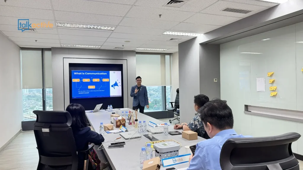 Sesi pelatihan leadership communication dan influencing skill
