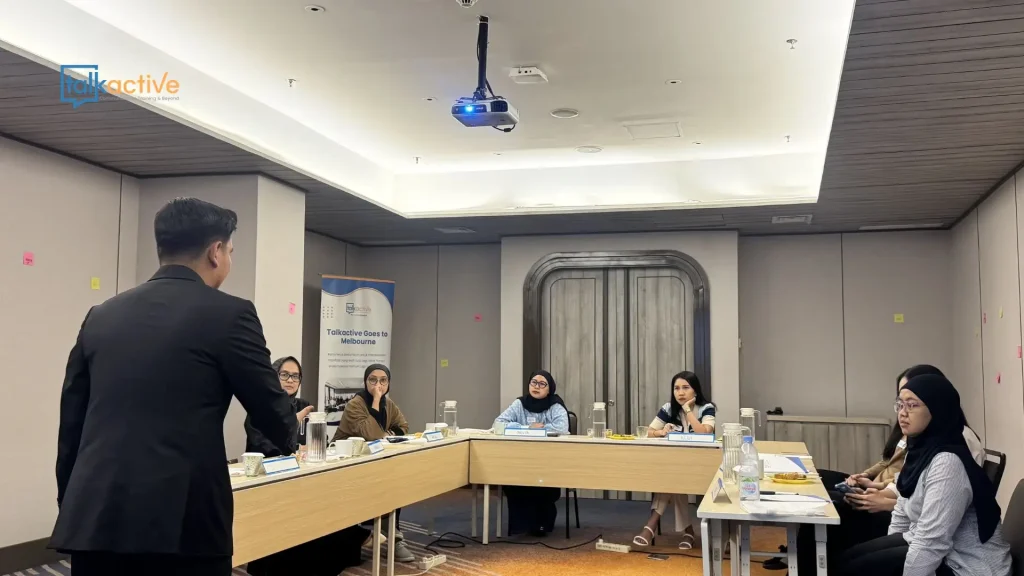Diskusi tim untuk menyiapkan pemimpin masa depan perusahaan